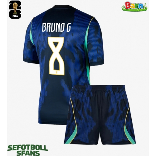 Brasilien Bruno Guimaraes #8 Bortaställ Barn VM 2026 Kortärmad (+ Korta byxor) Brasilien Bruno Guimaraes #8 Bortaställ Barn VM 2026 Kortärmad (+ Korta byxor)